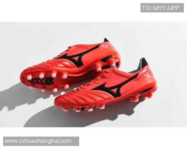 足球球星个性涂鸦鞋设计解析 打造独一无二的球场艺术风采